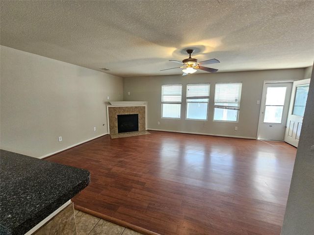 11015 Walkup Way, Houston, TX 77044