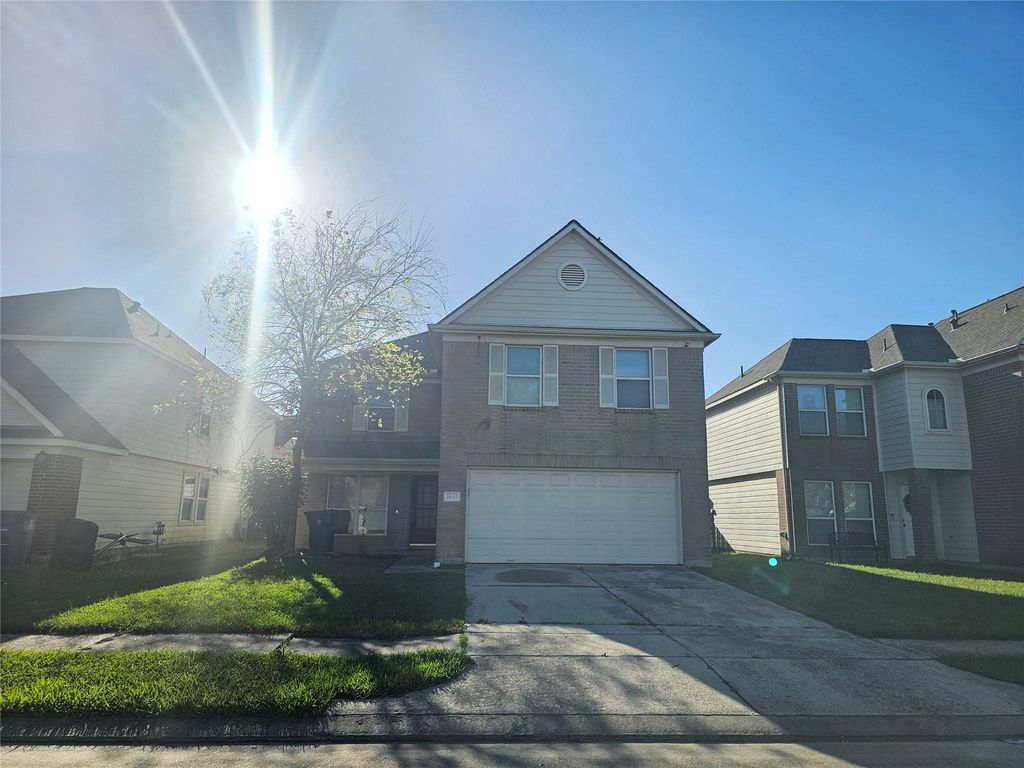 11015 Walkup Way, Houston, TX 77044