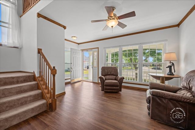 5 Ridge Court, South Elgin, IL 60177