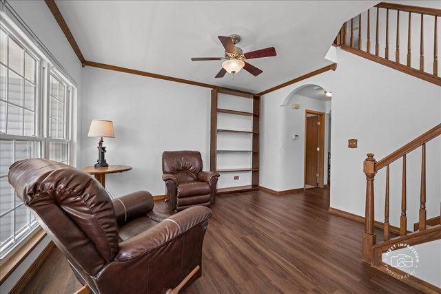 5 Ridge Court, South Elgin, IL 60177