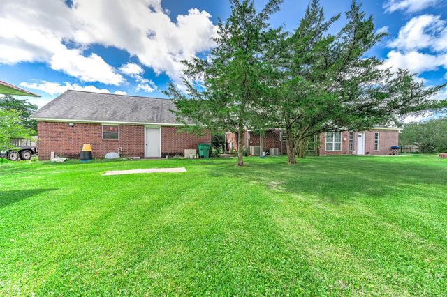 1189 County Road 634, Alvin, TX 77511