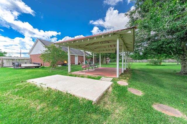1189 County Road 634, Alvin, TX 77511