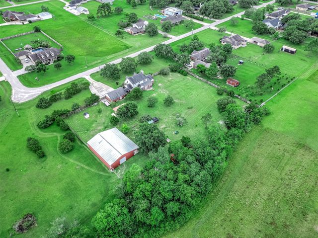 1189 County Road 634, Alvin, TX 77511