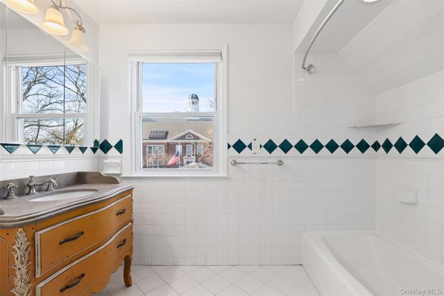 3 Oakridge Drive, Port Chester, NY 10573