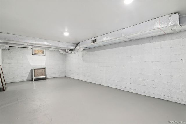 3 Oakridge Drive, Port Chester, NY 10573