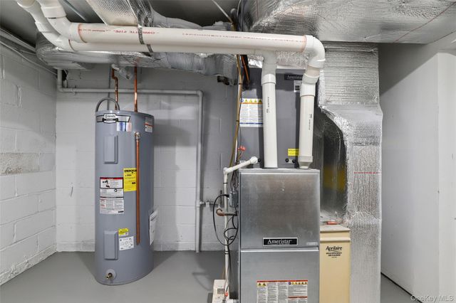 3 Oakridge Drive, Port Chester, NY 10573