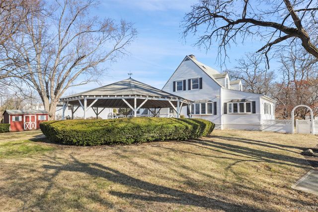 3 Oakridge Drive, Port Chester, NY 10573