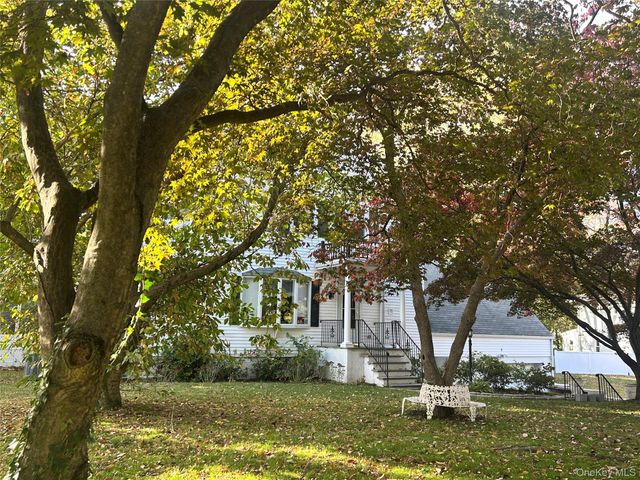 3 Oakridge Drive, Port Chester, NY 10573