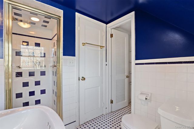 3 Oakridge Drive, Port Chester, NY 10573