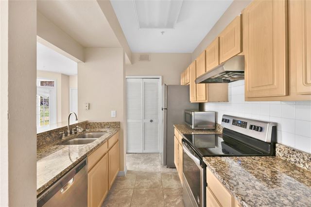 404 SUMMIT RIDGE PLACE 212, Longwood, FL 32779