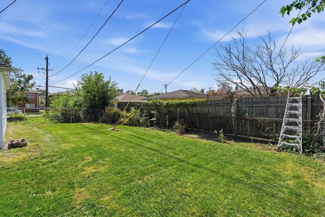 18460 Oakwood Avenue, Lansing, IL 60438