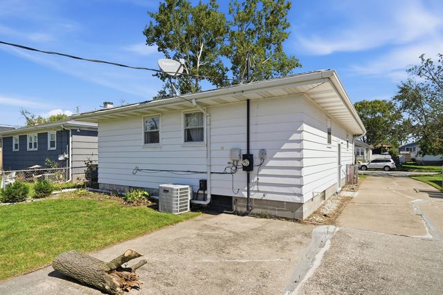18460 Oakwood Avenue, Lansing, IL 60438