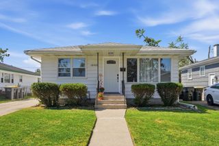 18460 Oakwood Avenue, Lansing, IL 60438