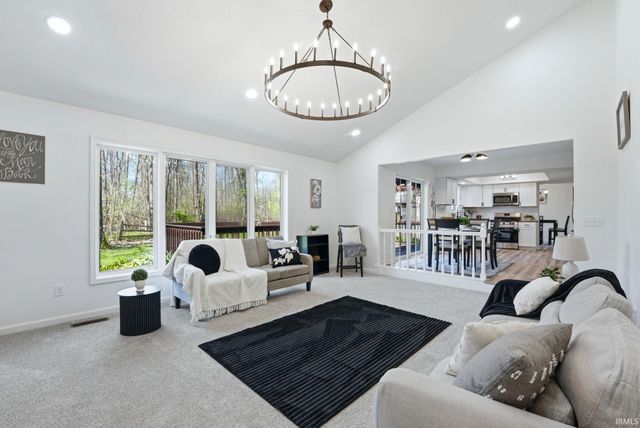 3516 Stone Creek Run, Fort Wayne, IN 46804
