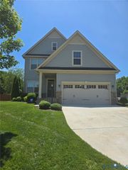 5701 Bankstown Ln, North Chesterfield, VA 23237