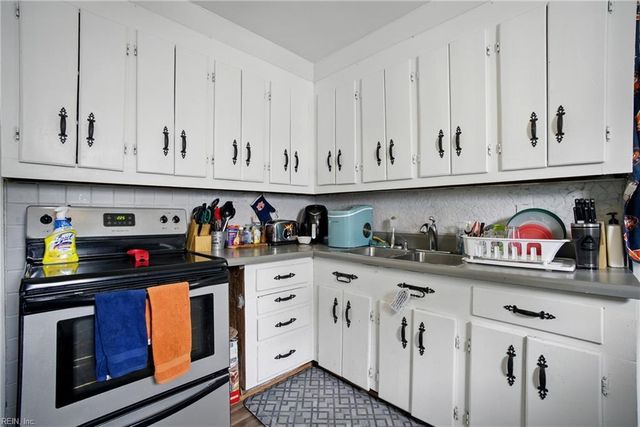 81 Bolling RD, Portsmouth, VA 23701