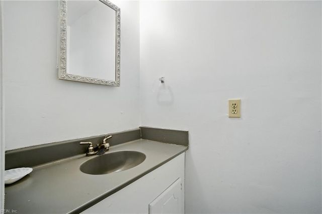 81 Bolling RD, Portsmouth, VA 23701