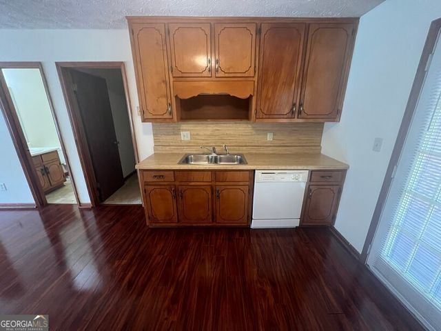 986 Locust Drive NE, Conyers, GA 30012