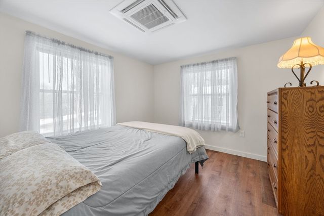 16 Town Neck Rd, Sandwich, MA 02563