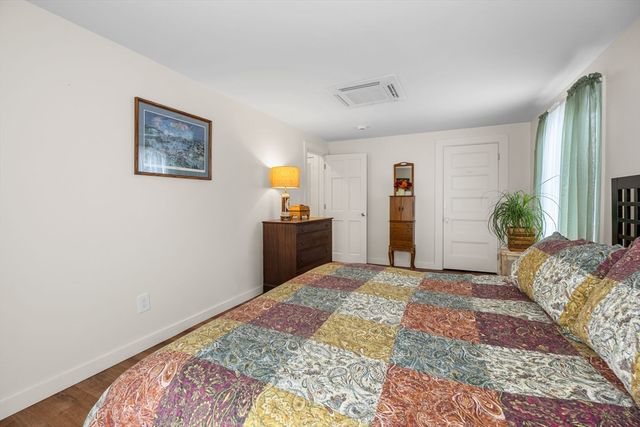 16 Town Neck Rd, Sandwich, MA 02563