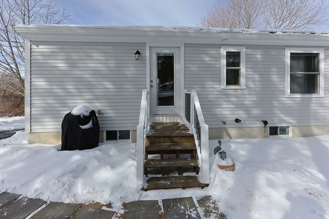 16 Town Neck Rd, Sandwich, MA 02563