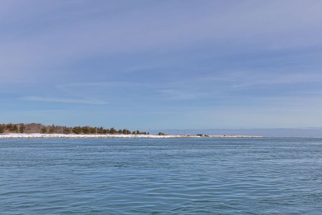 16 Town Neck Rd, Sandwich, MA 02563