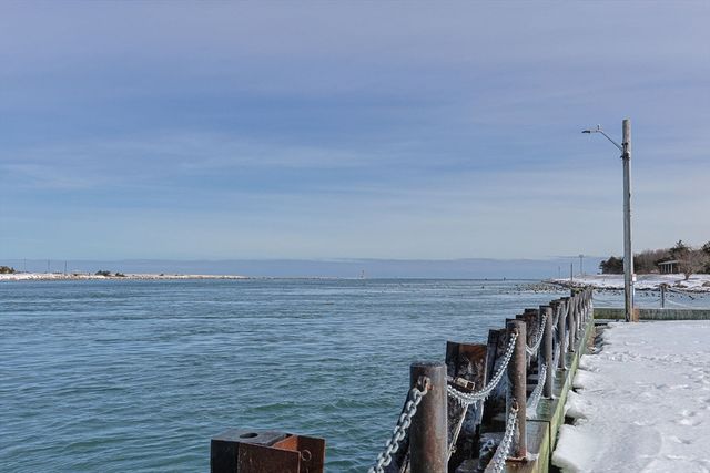 16 Town Neck Rd, Sandwich, MA 02563