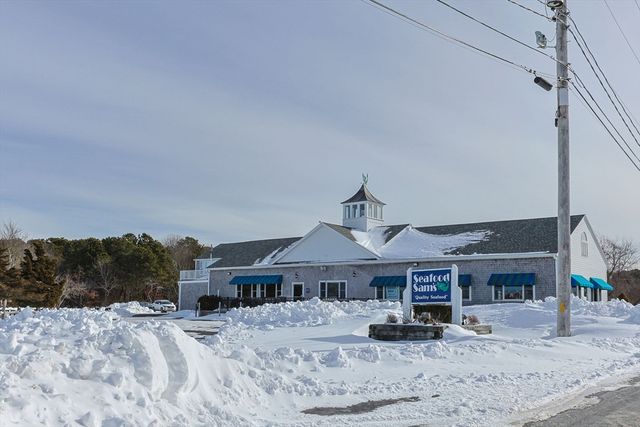 16 Town Neck Rd, Sandwich, MA 02563