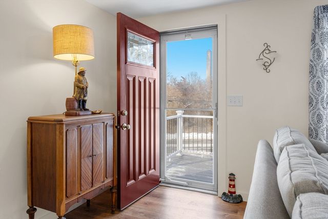 16 Town Neck Rd, Sandwich, MA 02563