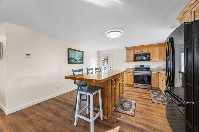 16 Town Neck Rd, Sandwich, MA 02563