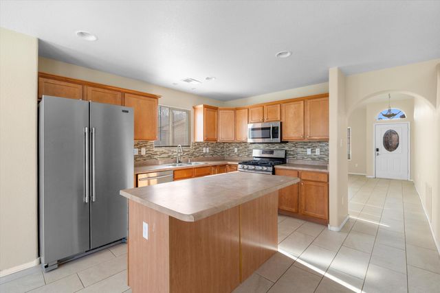 3333 Hunters Meadows Circle NE, Rio Rancho, NM 87144