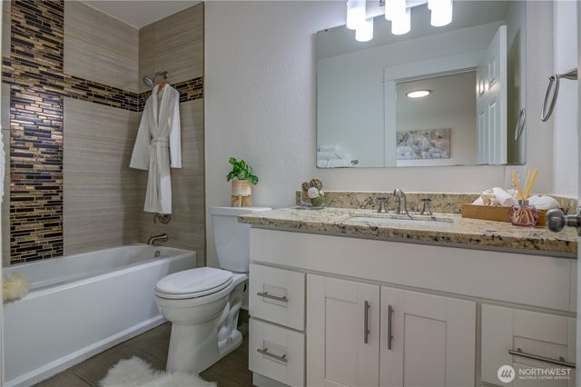 8630 44th Avenue S, Seattle, WA 98118