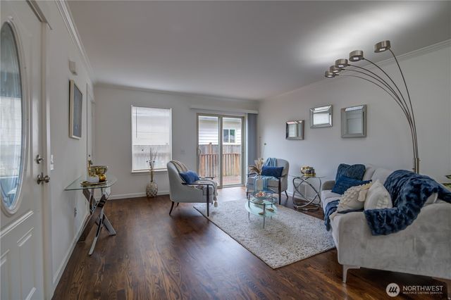 8630 44th Avenue S, Seattle, WA 98118