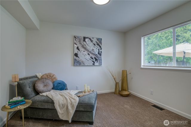 8630 44th Avenue S, Seattle, WA 98118