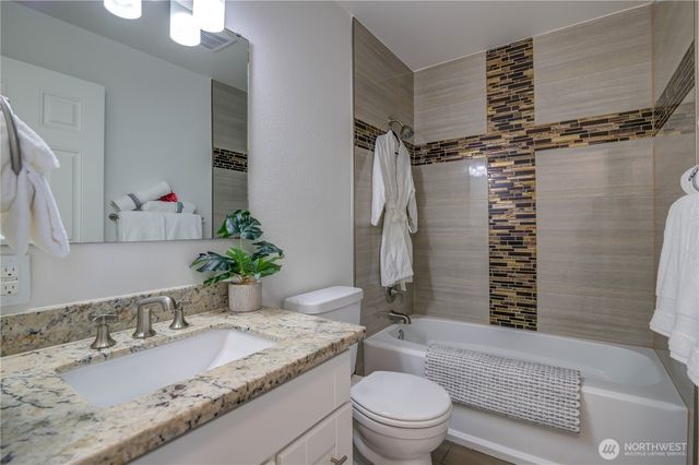 8630 44th Avenue S, Seattle, WA 98118