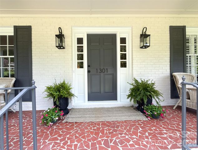 1301 E Barden Road, Charlotte, NC 28226