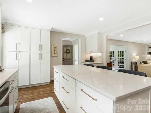 1301 E Barden Road, Charlotte, NC 28226