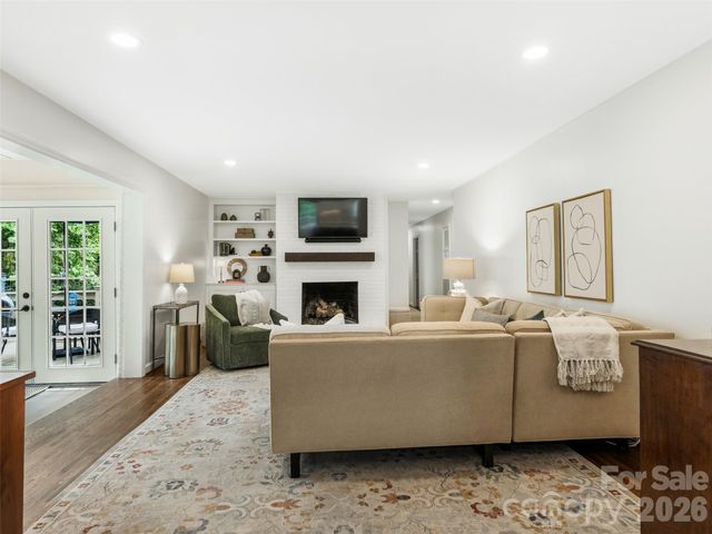 1301 E Barden Road, Charlotte, NC 28226