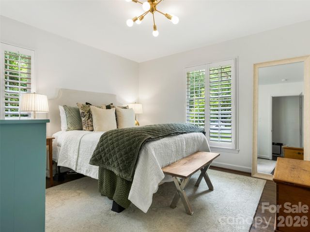 1301 E Barden Road, Charlotte, NC 28226