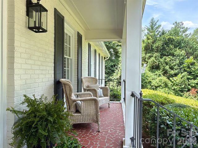 1301 E Barden Road, Charlotte, NC 28226