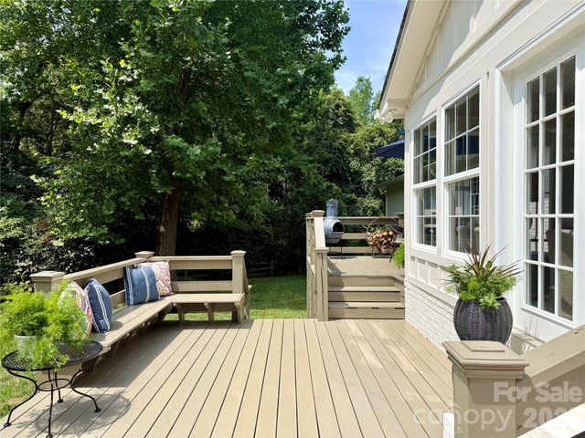 1301 E Barden Road, Charlotte, NC 28226