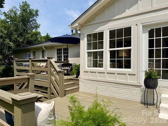 1301 E Barden Road, Charlotte, NC 28226