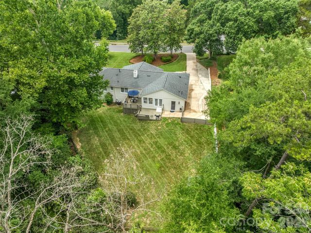 1301 E Barden Road, Charlotte, NC 28226