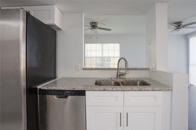 202 WASHINGTON PALM LOOP, Davenport, FL 33897