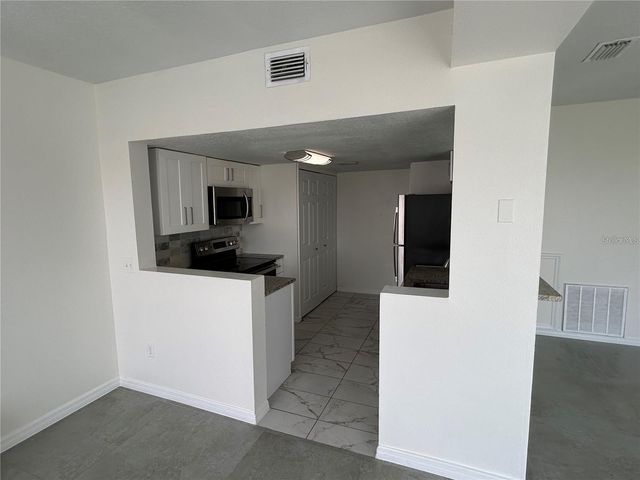 202 WASHINGTON PALM LOOP, Davenport, FL 33897