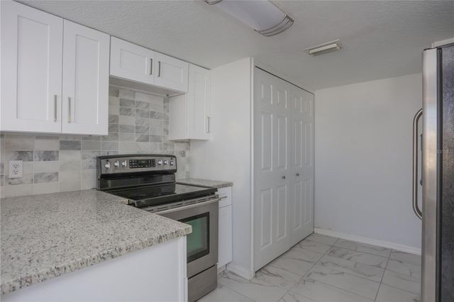 202 WASHINGTON PALM LOOP, Davenport, FL 33897