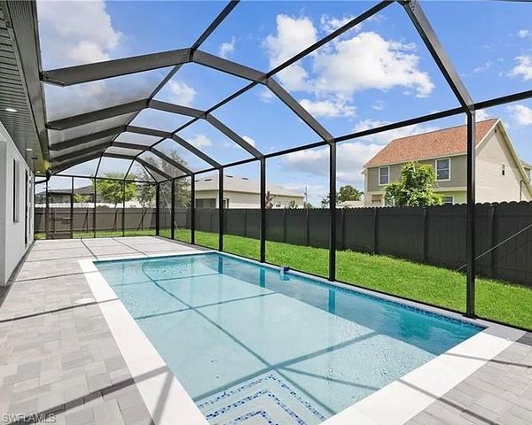 223 SW 22nd CT, Cape Coral, FL 33991