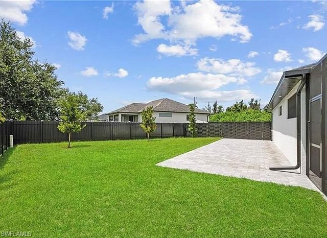 223 SW 22nd CT, Cape Coral, FL 33991