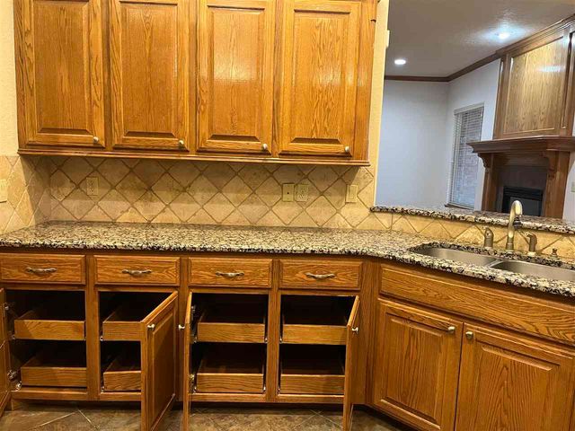 1616 NW 36th St, Lawton, OK 73505