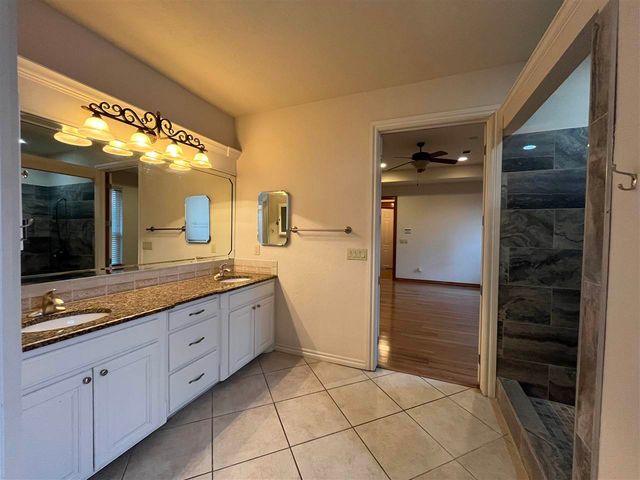 1616 NW 36th St, Lawton, OK 73505